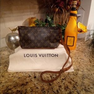 Louis Vuitton Pochette Trotteur